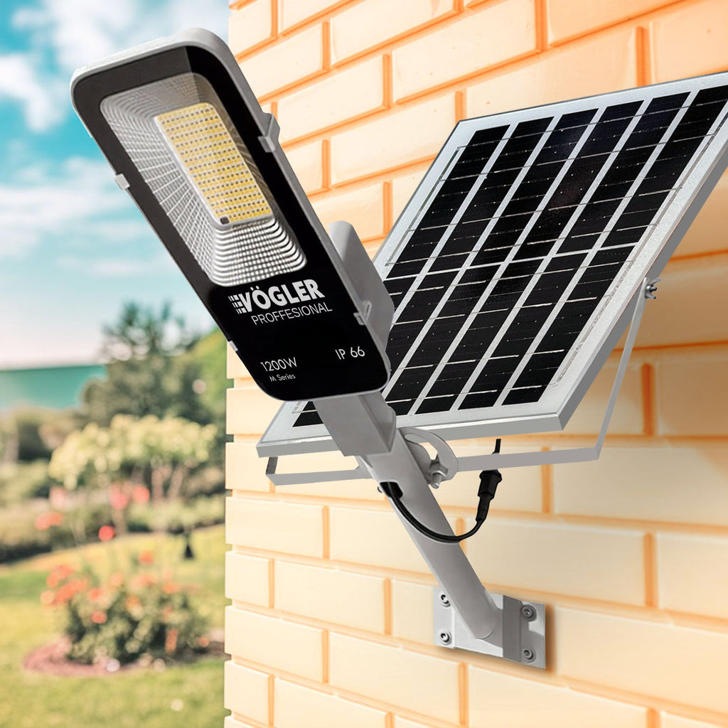 Potente lampada solare, sensore crepuscolare, telecomando, Vögler Professional 1200W