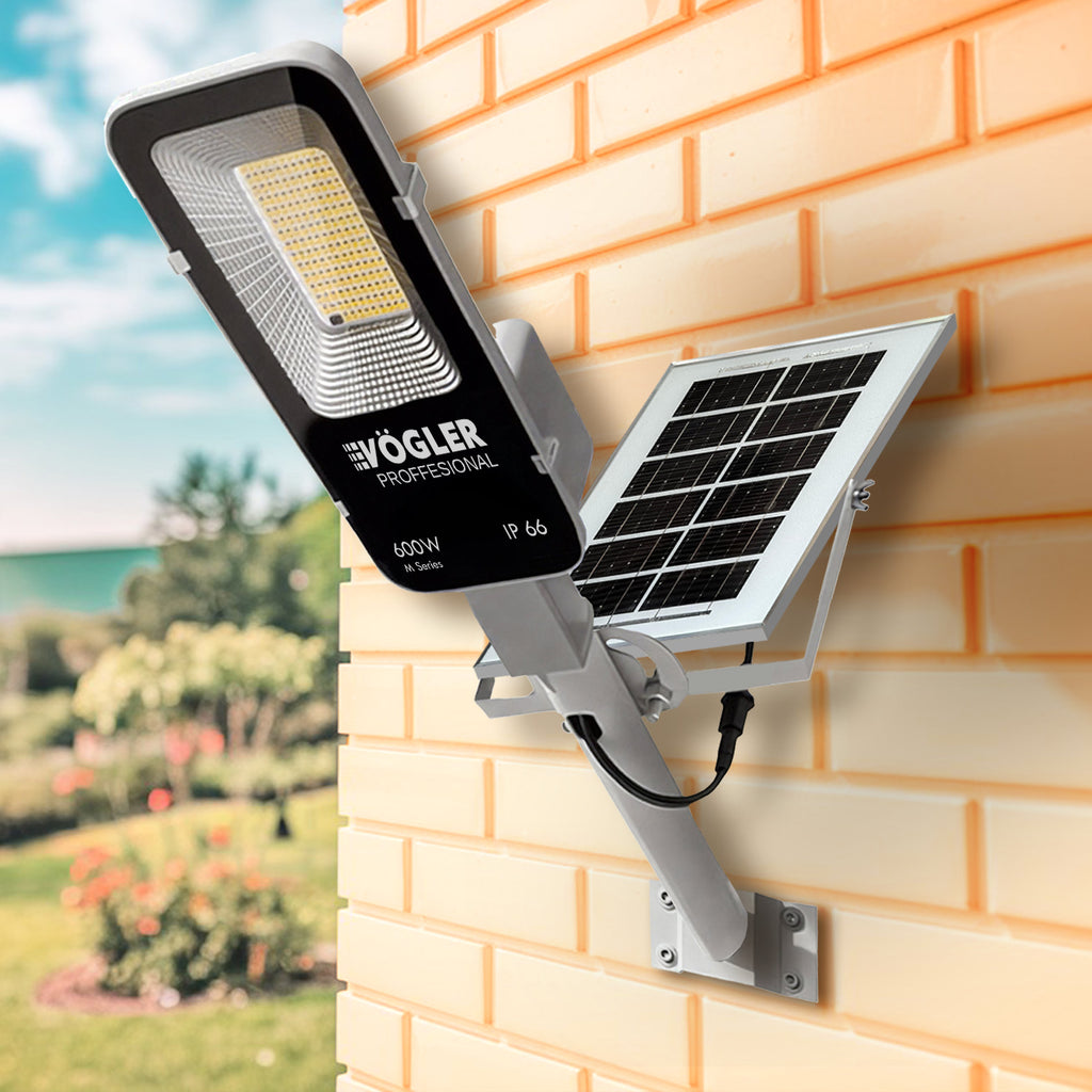 Potente lampada solare, sensore crepuscolare, telecomando, Vögler Professional 800W