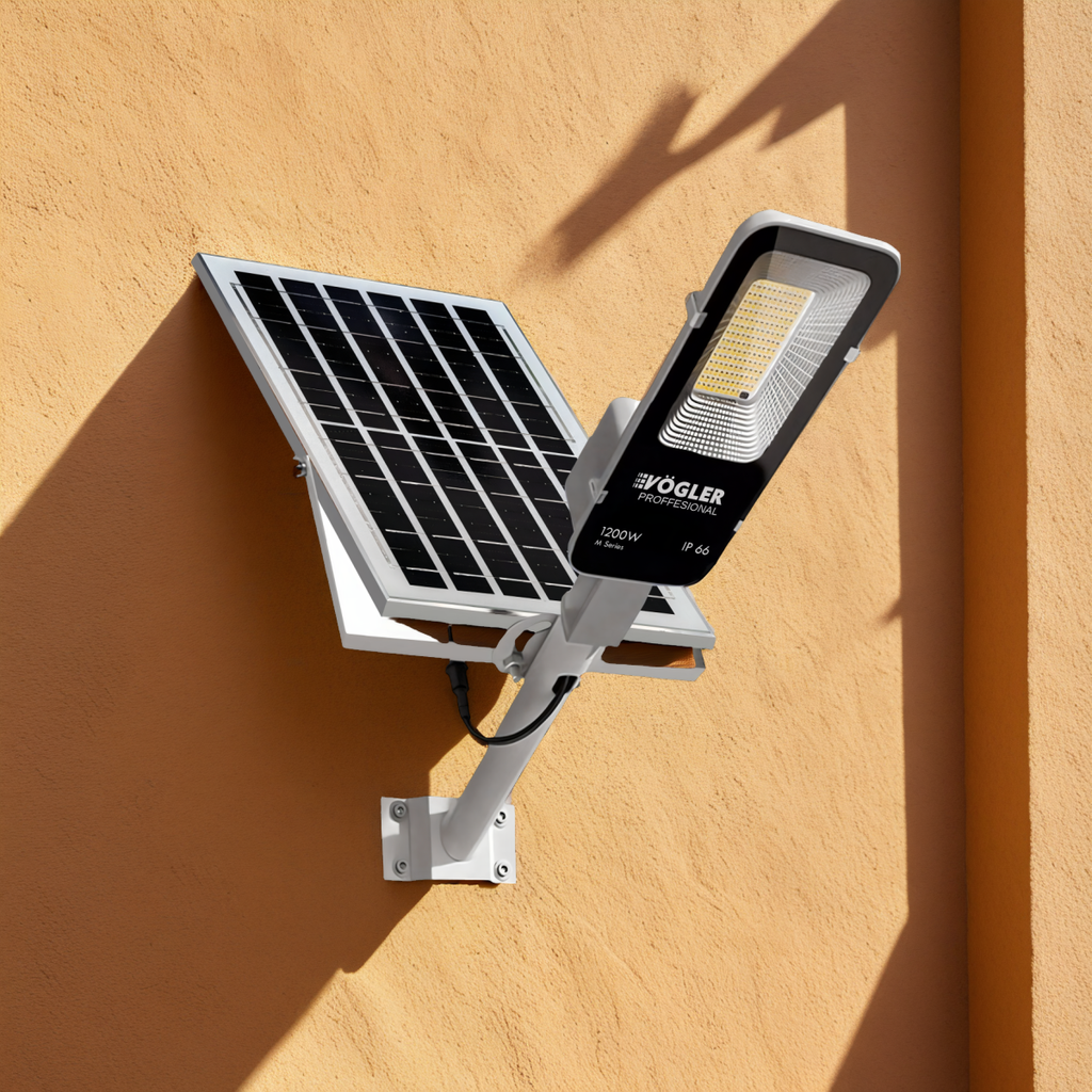 Potente lampada solare, sensore crepuscolare, telecomando, Vögler Professional 1200W