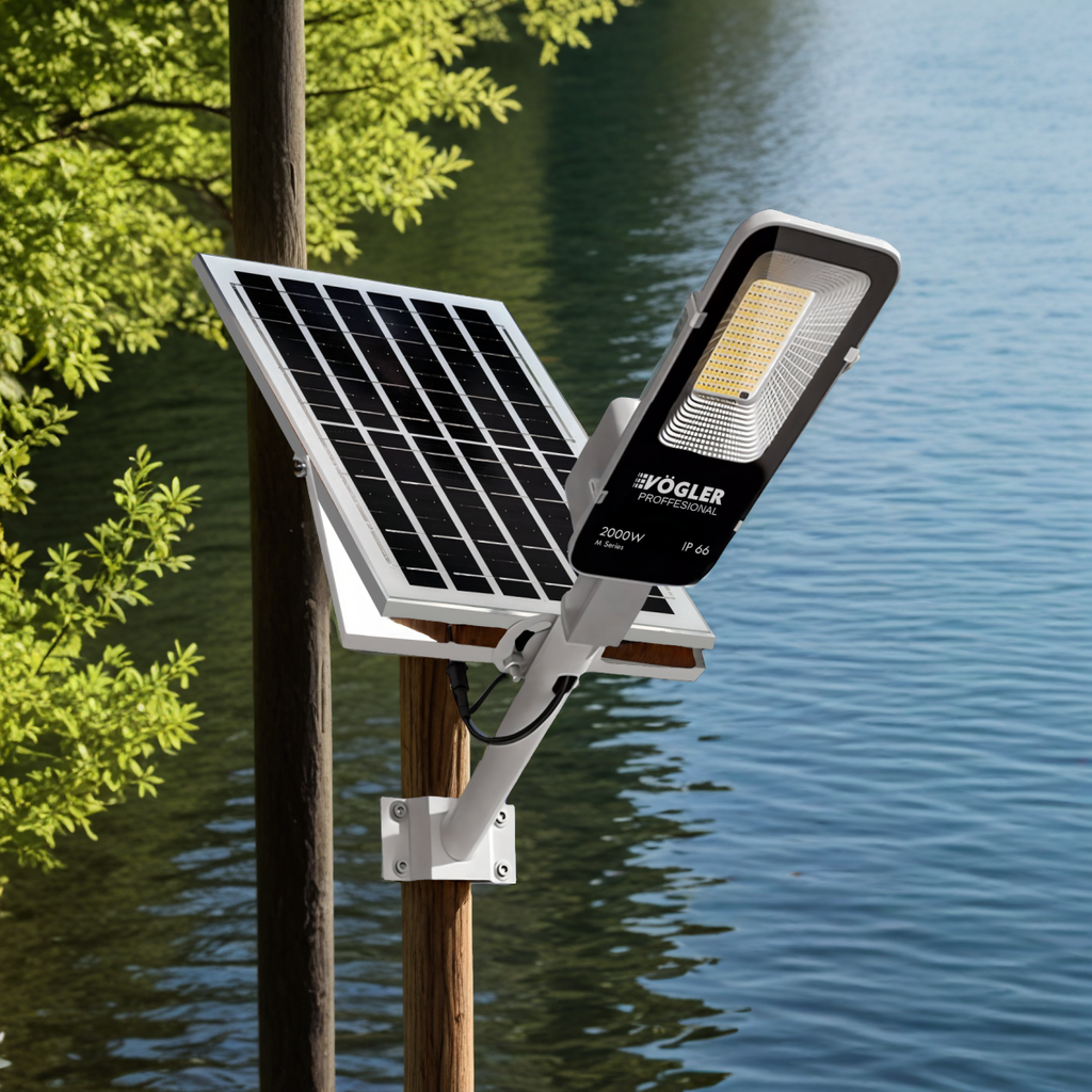Potente lampada solare, sensore crepuscolare, telecomando, Vögler Professional 2000W