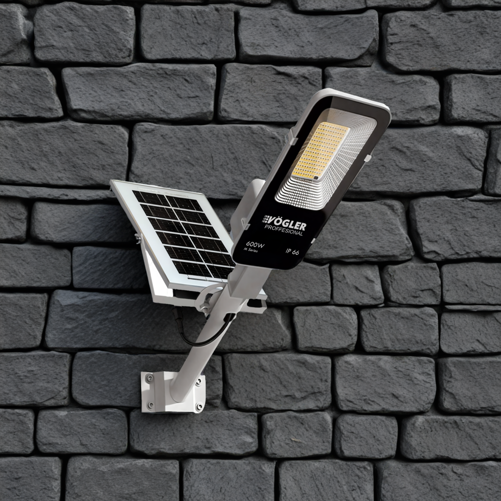 Potente lampada solare, sensore crepuscolare, telecomando, Vögler Professional 600W