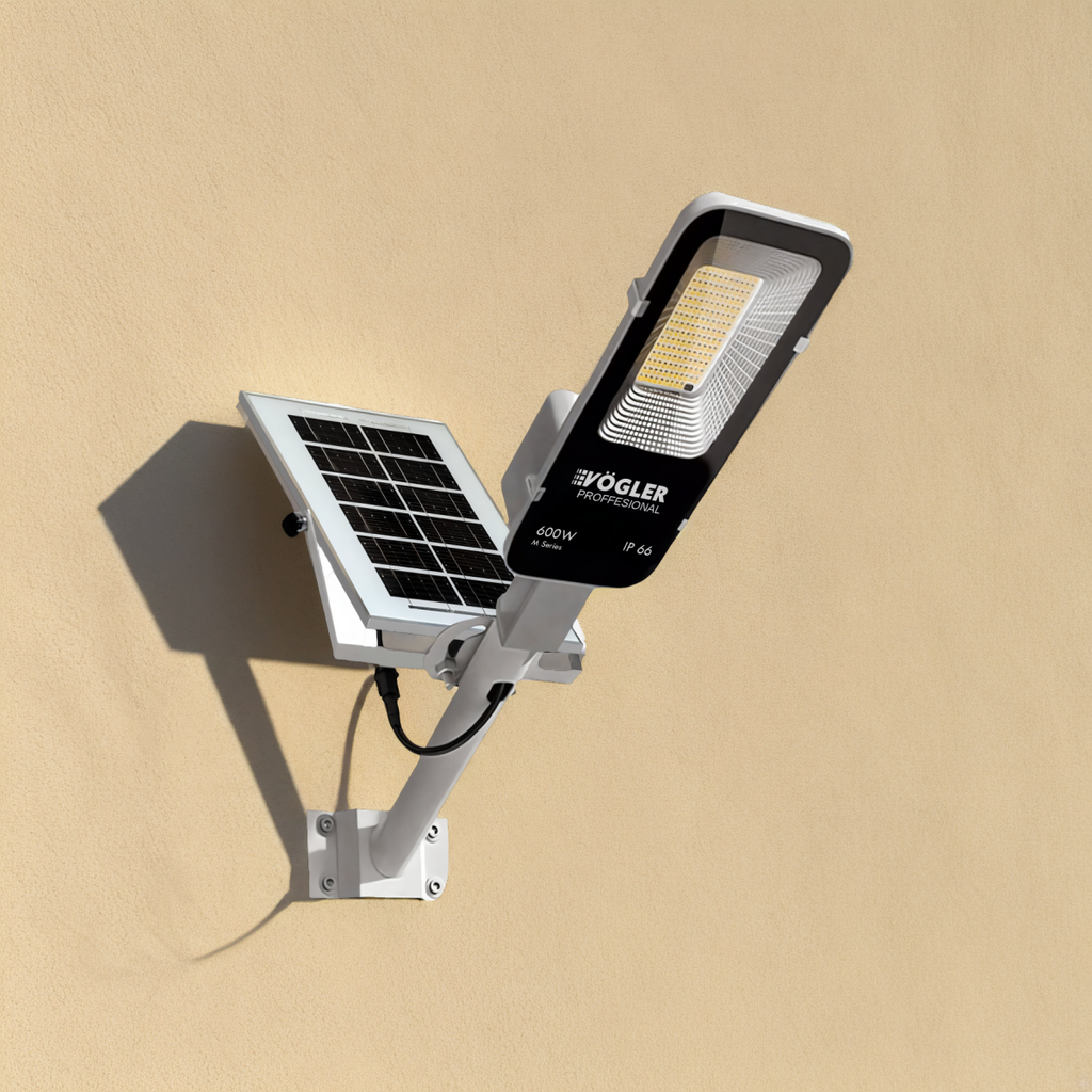 Potente lampada solare, sensore crepuscolare, telecomando, Vögler Professional 600W
