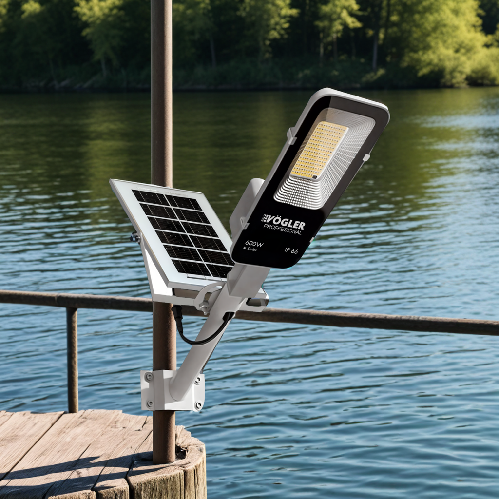 Potente lampada solare, sensore crepuscolare, telecomando, Vögler Professional 600W