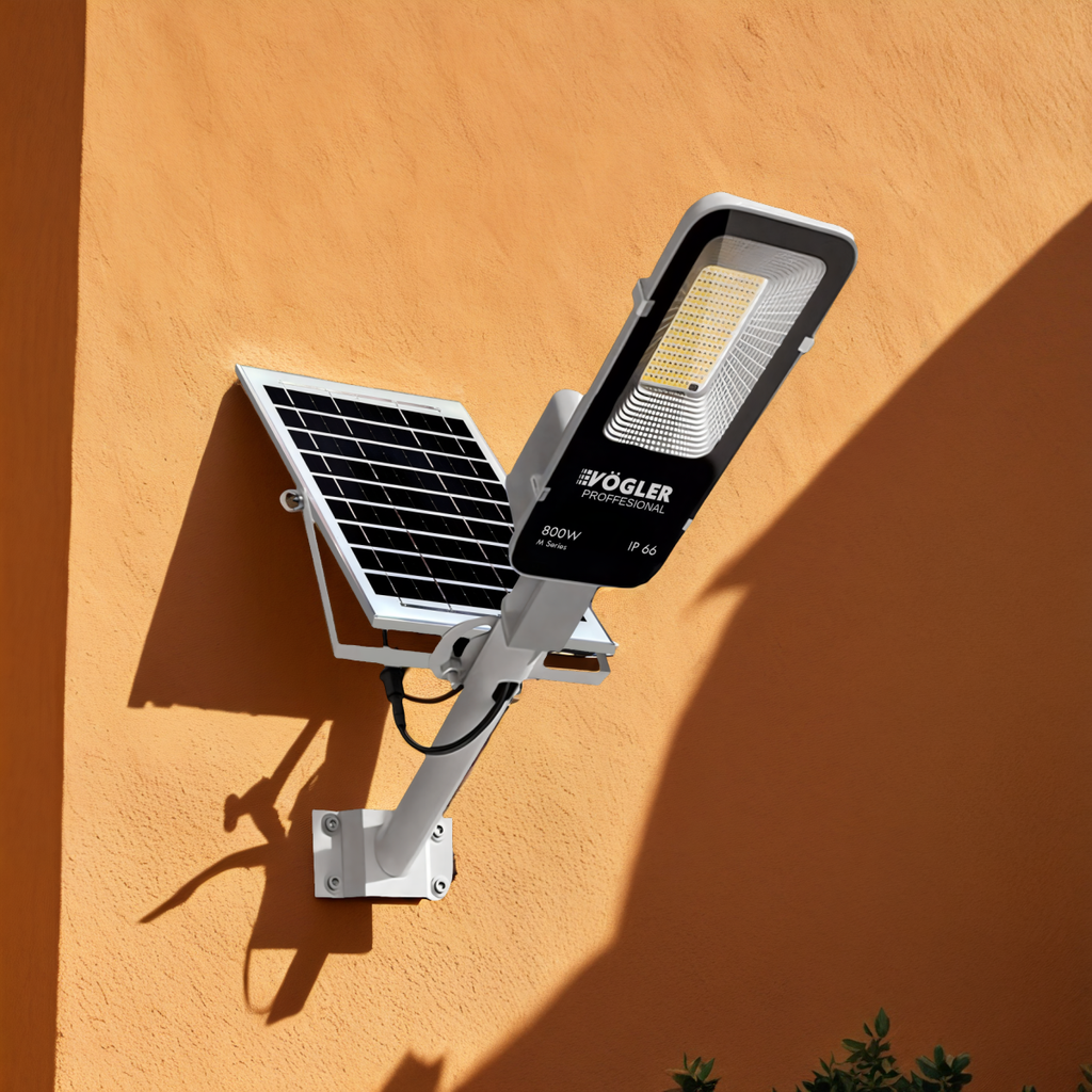 Potente lampada solare, sensore crepuscolare, telecomando, Vögler Professional 800W