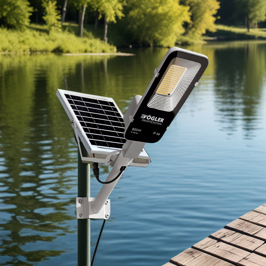 Potente lampada solare, sensore crepuscolare, telecomando, Vögler Professional 800W