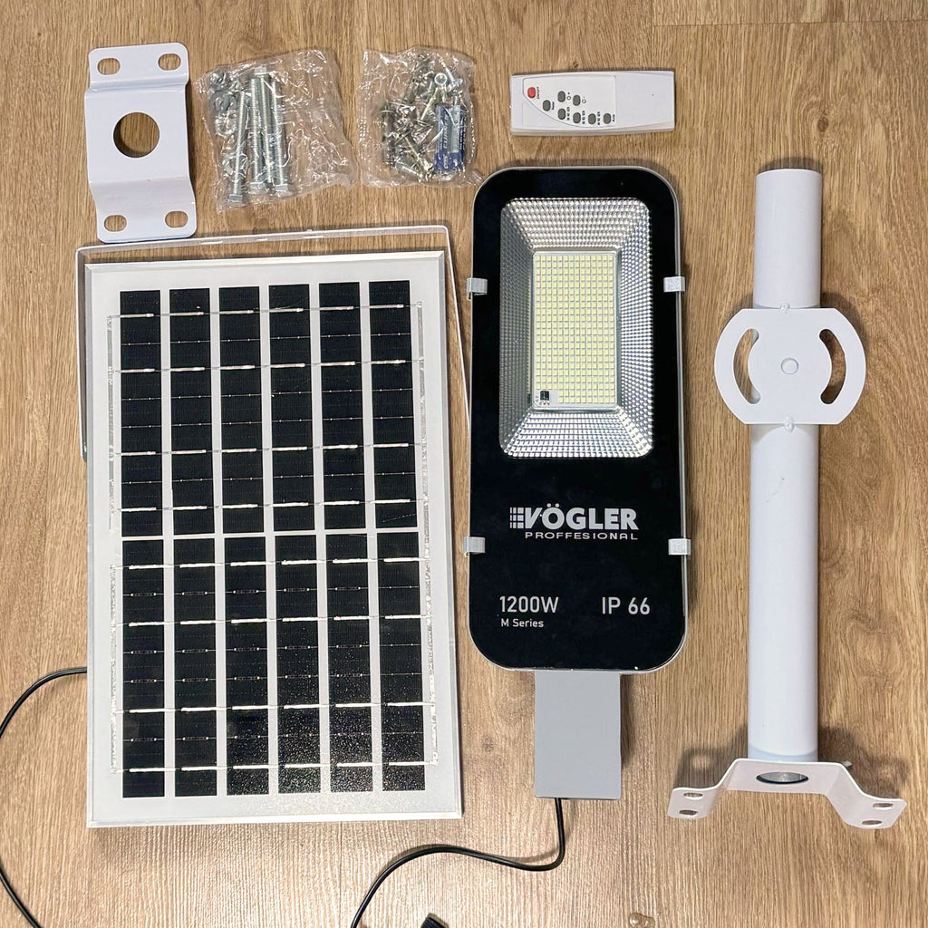 Potente lampada solare, sensore crepuscolare, telecomando, Vögler Professional 1200W